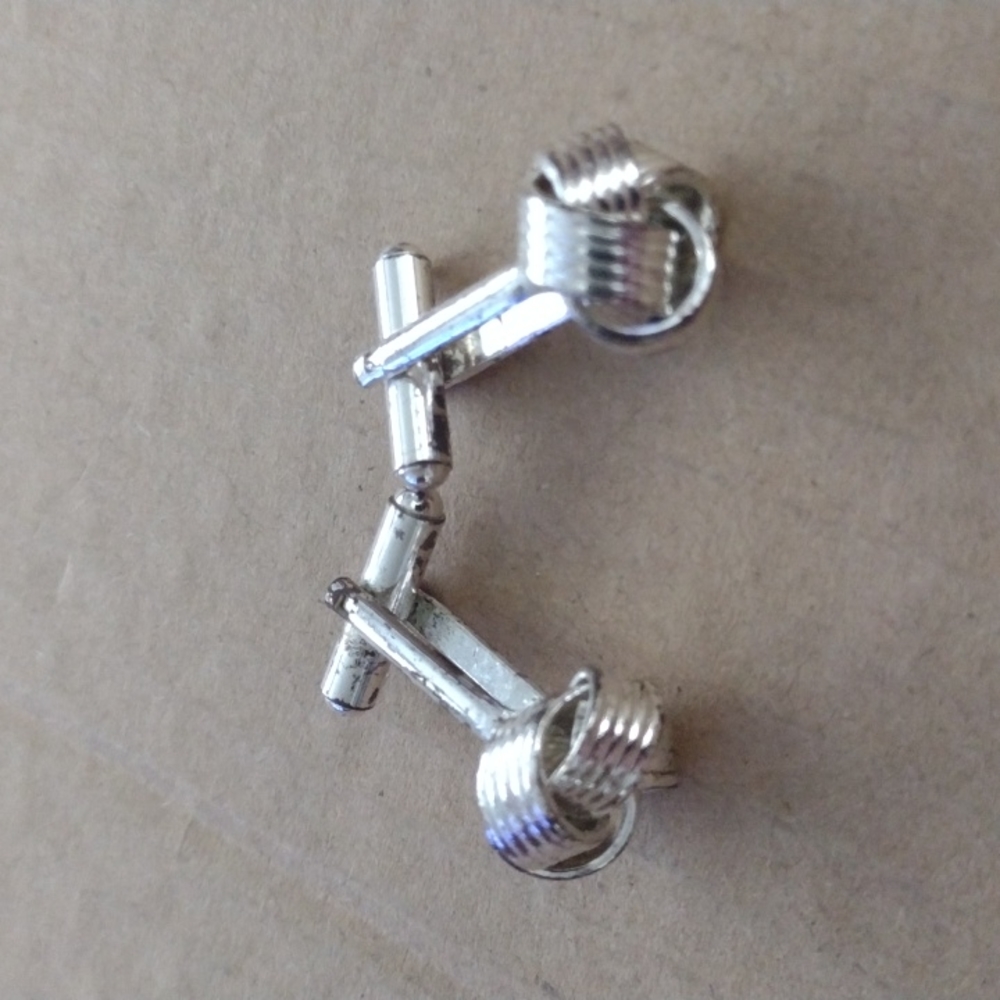 Silver knot cufflinks